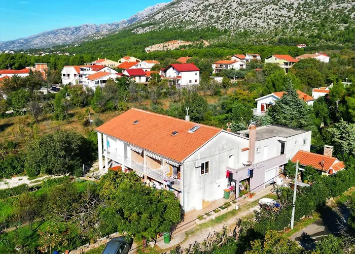 Apartments Lana